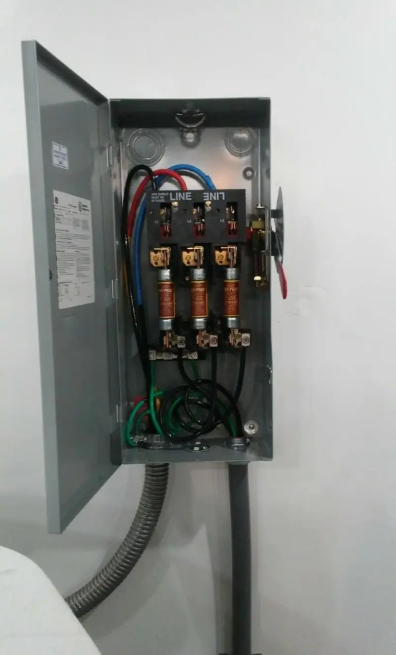 Three-phase disconnect switch installed for Electrical Wiring & Rewiring in Bellview